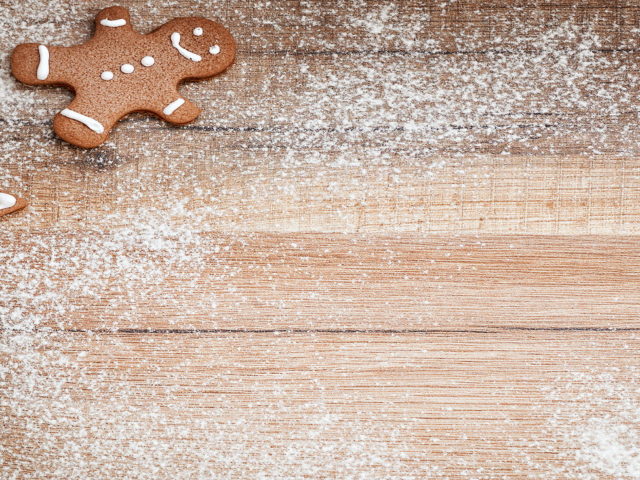 iStock-495869958-gingerbread-cookies.jpg
