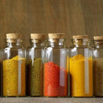 de_nnm2022_7 spices in your pantry_400x400px_istock-491374713