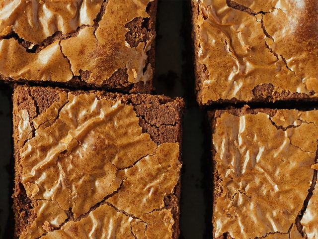 Pieces-of-chocolate-brownie-top-view-535409290-2125×1416.jpg