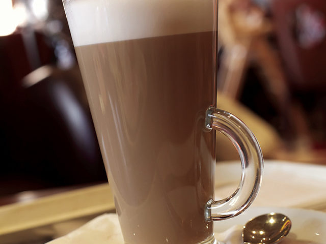 DS-feature-caffe-latte-dt8874636.jpg